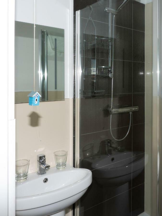 The Grosvenor Guest House バッド エクステリア 写真